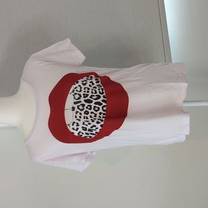 Chaser T-shirt with lips and cheetah print